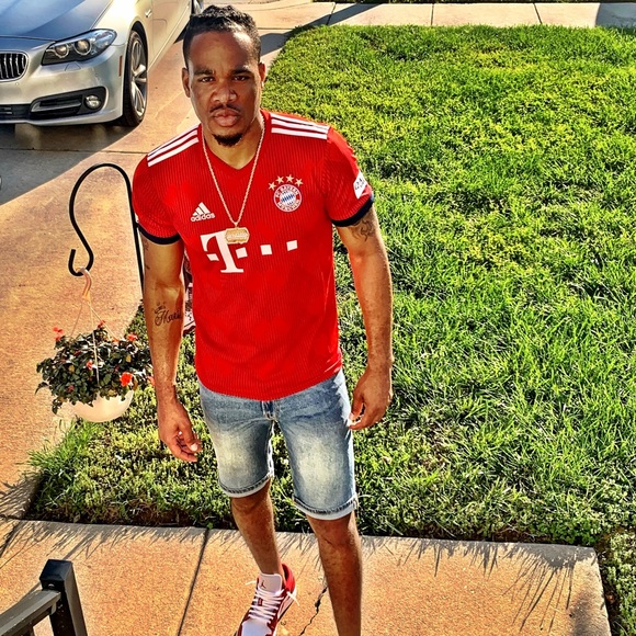 Meet Your Posher, Darnell - Picture 7 of 9